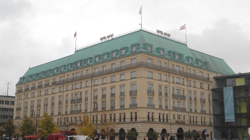 Das Hotel Adlon Kempinski ist eines der luxuriösesten und bekanntesten Hotels in Deutschland.