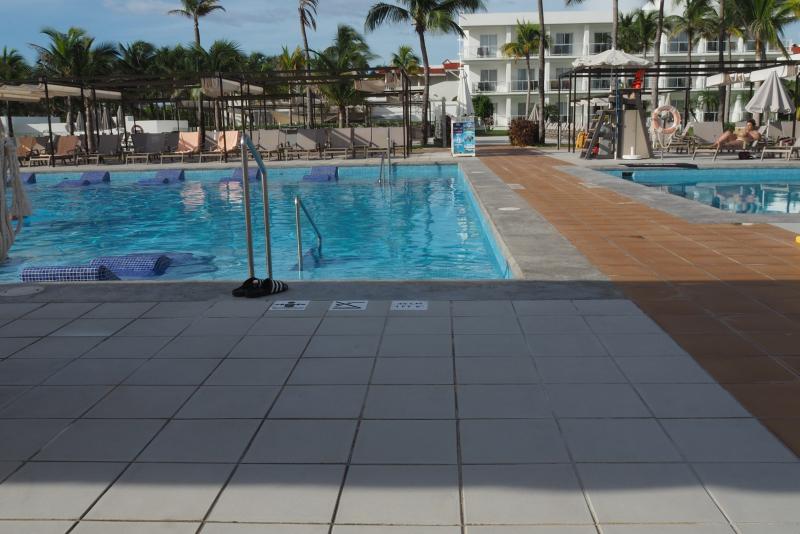 Hotel RIU Palace Riviera Maya Pools 01