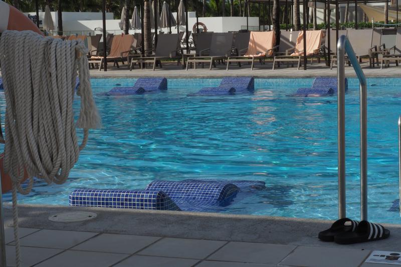 Hotel RIU Palace Riviera Maya Pools 03