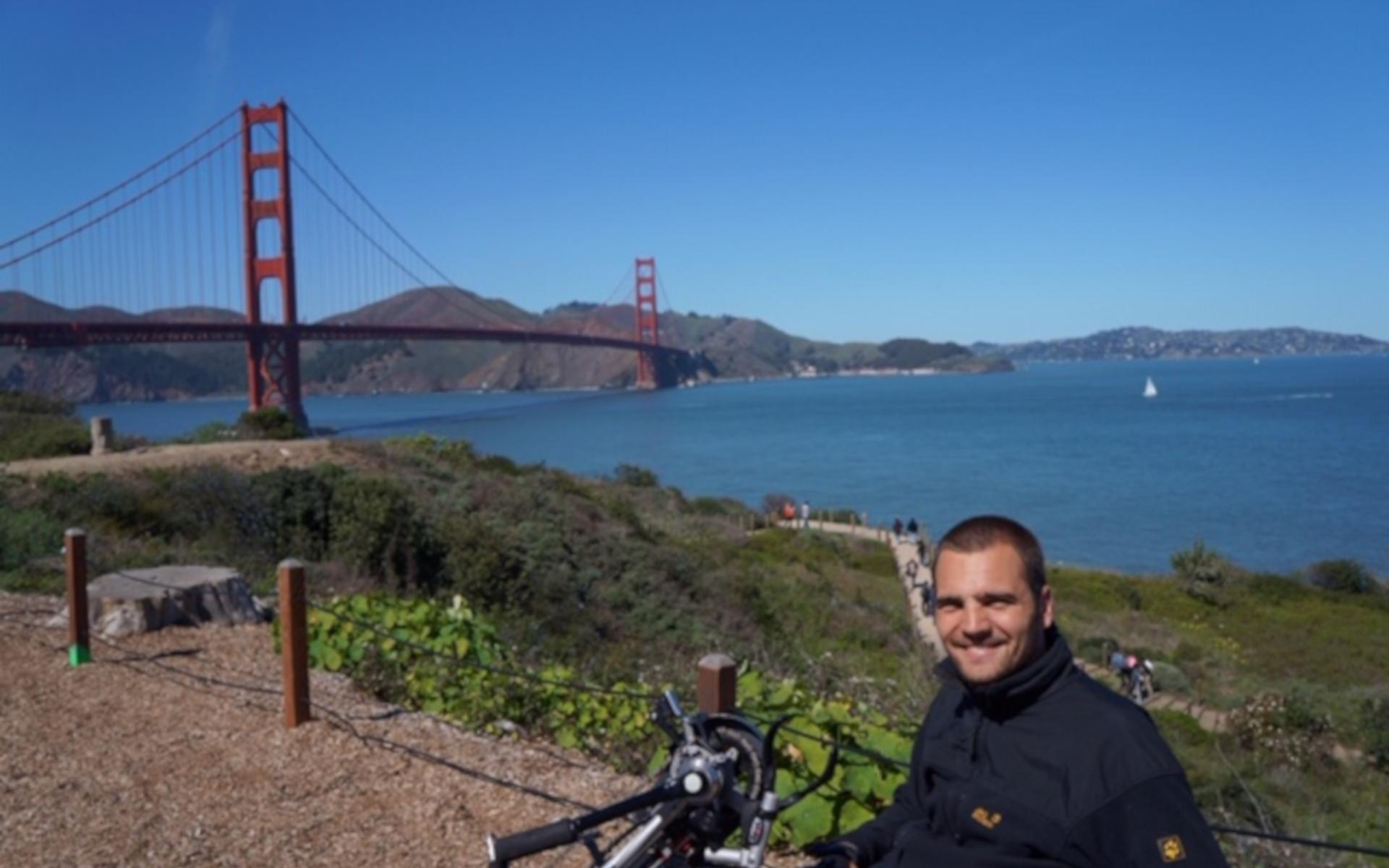Sebastian Wächter mit Sicht auf die Golden Gate Bridge San Francisco