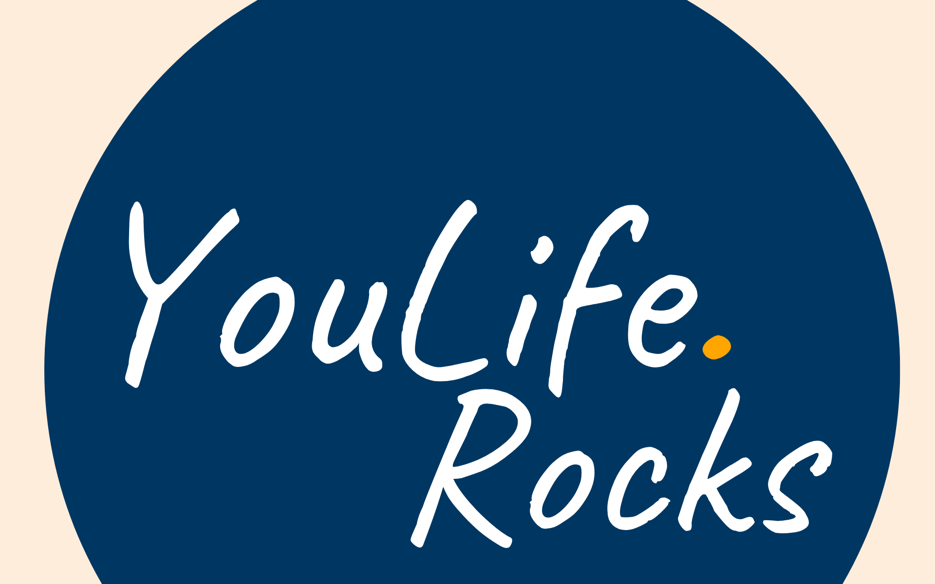 Das YouLife.Rocks-Logo zentriert auf cremefarbenen Hintergrund
