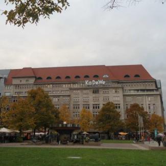Das Kaufhaus des Westens ist ein Warenhaus in Berlin mit einem gehobenen Sortiment und Luxuswaren, das von Adolf Jandorf gegründet und am 27. März 1907 eröffnet wurde.