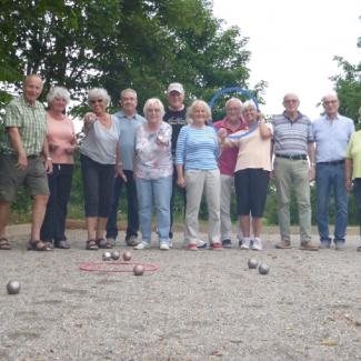 Bild zeigt Gruppe des Stadt Seniorenrat Heimsheim beim Boule 