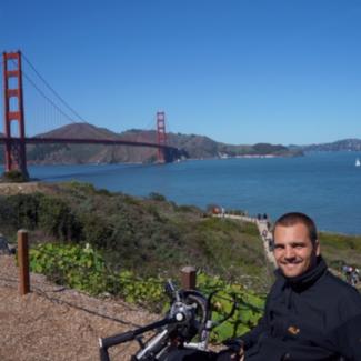 Sebastian Wächter mit Sicht auf die Golden Gate Bridge San Francisco