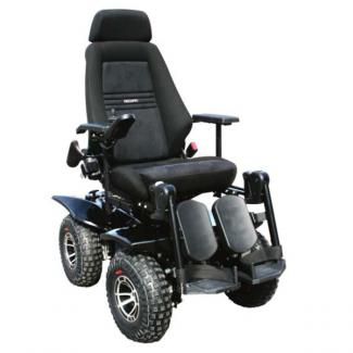 Bild zeigt einen Geländetauglichen E-Rollstuhl